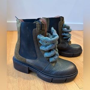 Papucei hand crafted green boots size 36 NWT
